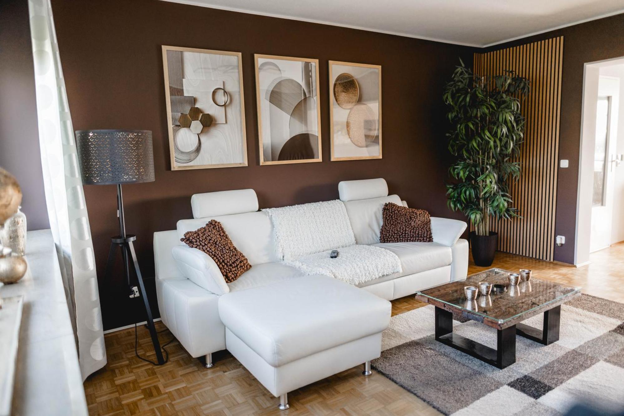 Me Homes - Grosse Moderne Designer-Wohnung Fuer Urlaub Und Business - Mit Kueche, Buero, Balkon Und 2 Parkplaetzen Bayreuth Luaran gambar